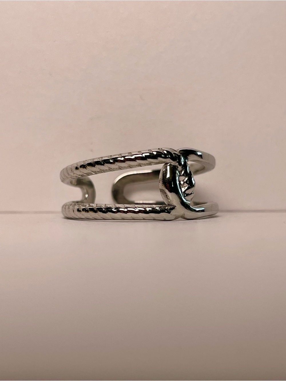 Silver Interlocked Ring - Picture 6 of 6